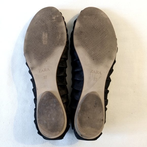 Zara. Flats. Black. Size 37 - Picture 14 of 16